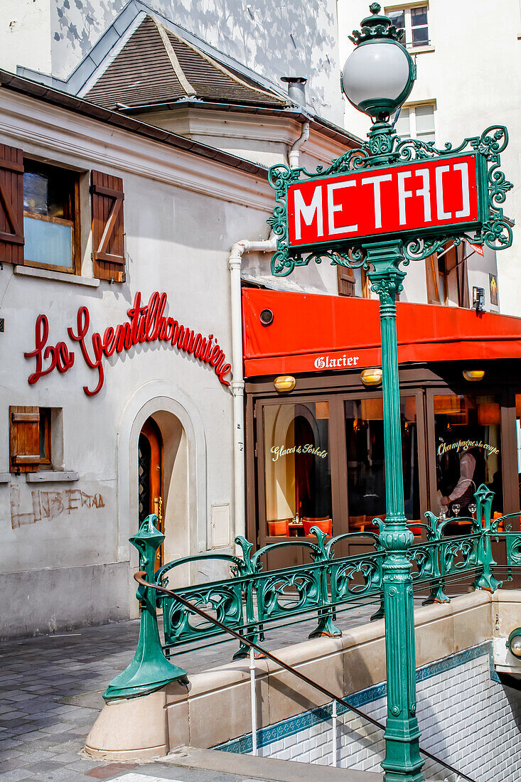 Restaurant la gentilhommière und Metro Schild, Place Saint-André des Arts, Paris, Frankreich, Europa