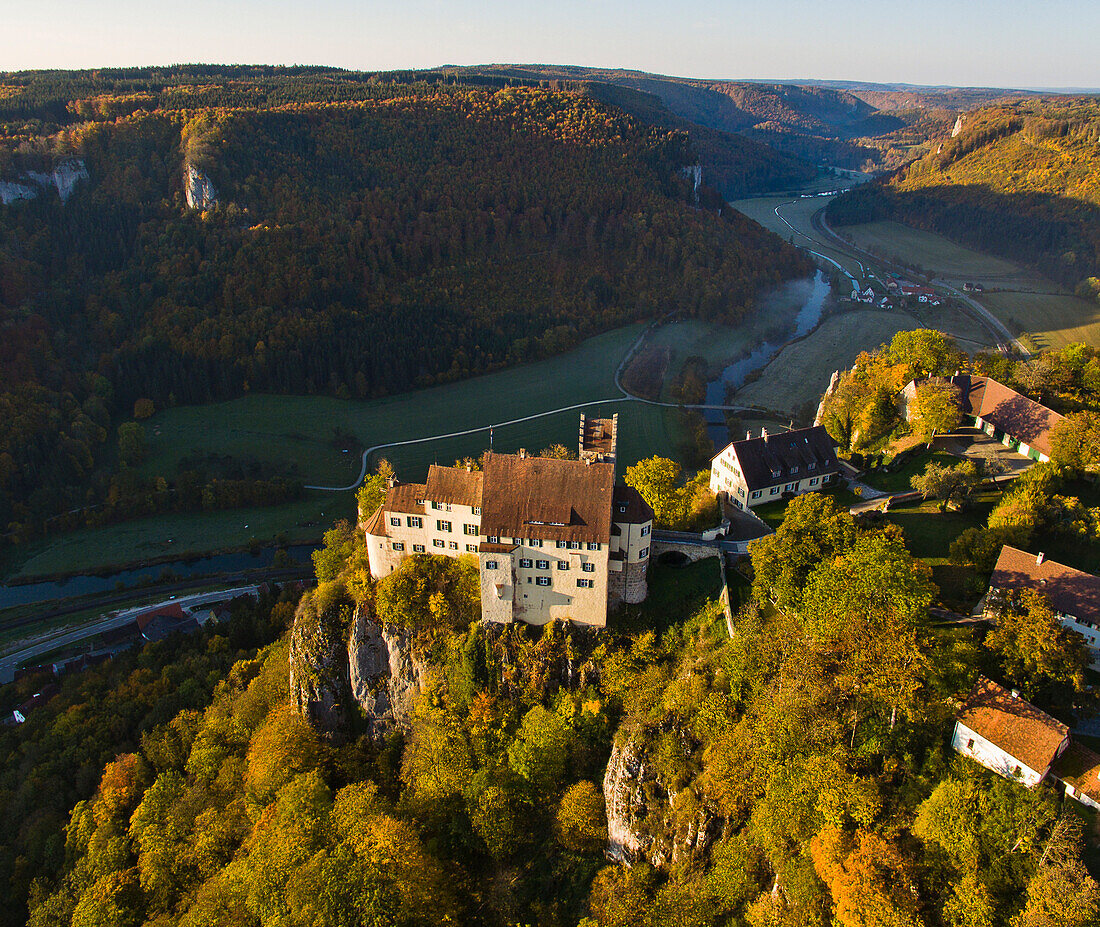 Werenwag Castle, Werenwag, Danube valley, Swabian Alb, Baden-Wuerttemberg, Germany