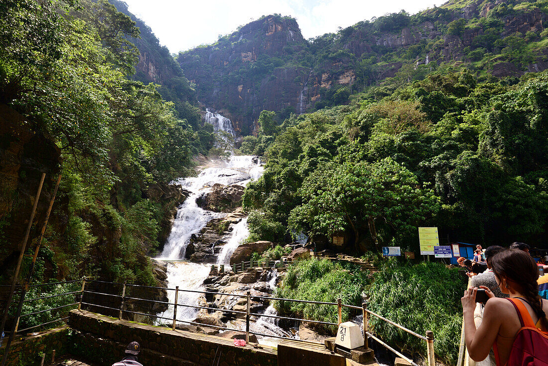 Ravana Wasserfälle bei Ella, Südliches Bergland, Sri Lanka