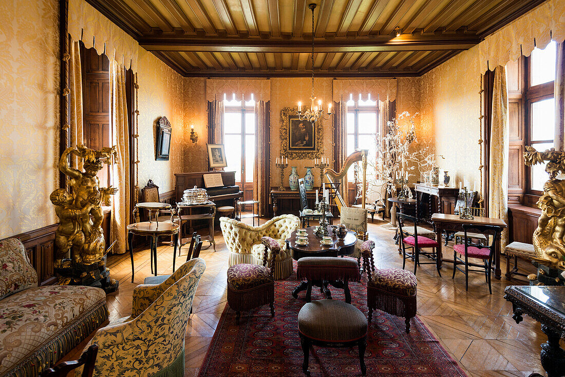 historic living room, Chaumont Castle, Château de Chaumont, Chaumont-sur-Loire, Loire, Département Loir-et-Cher, France