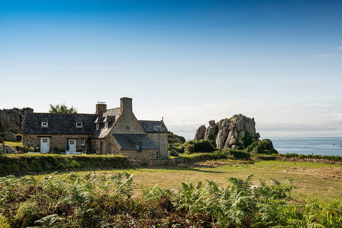 House by the sea, La Gouffre, Plougrescant, Côte de Granit Rose, Cotes d'Armor, Brittany, France