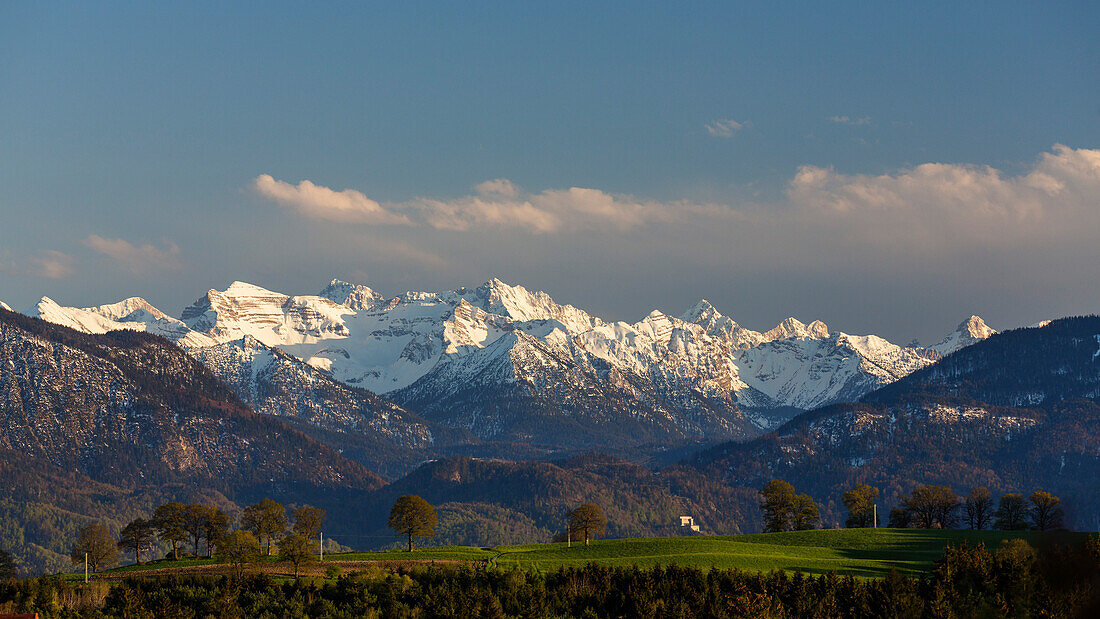 Blick von Penzberg auf das Karwendelgebirge, Oberbayern, Alpen, Deutschland