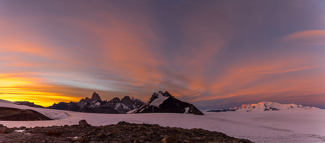 Panorama around the Refugio Garcia Soto (Chile) at sunrise, Fitz Roy in the background, Los Glaciares National Park, Patagonia, Argentina