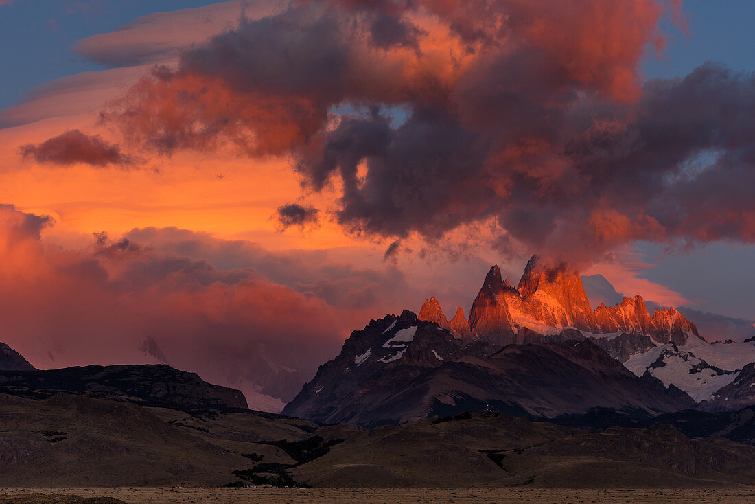 Blick auf Fitz Roy in Morgendämmerung, Nationalpark Los Glaciares, Patagonien, Argentinien