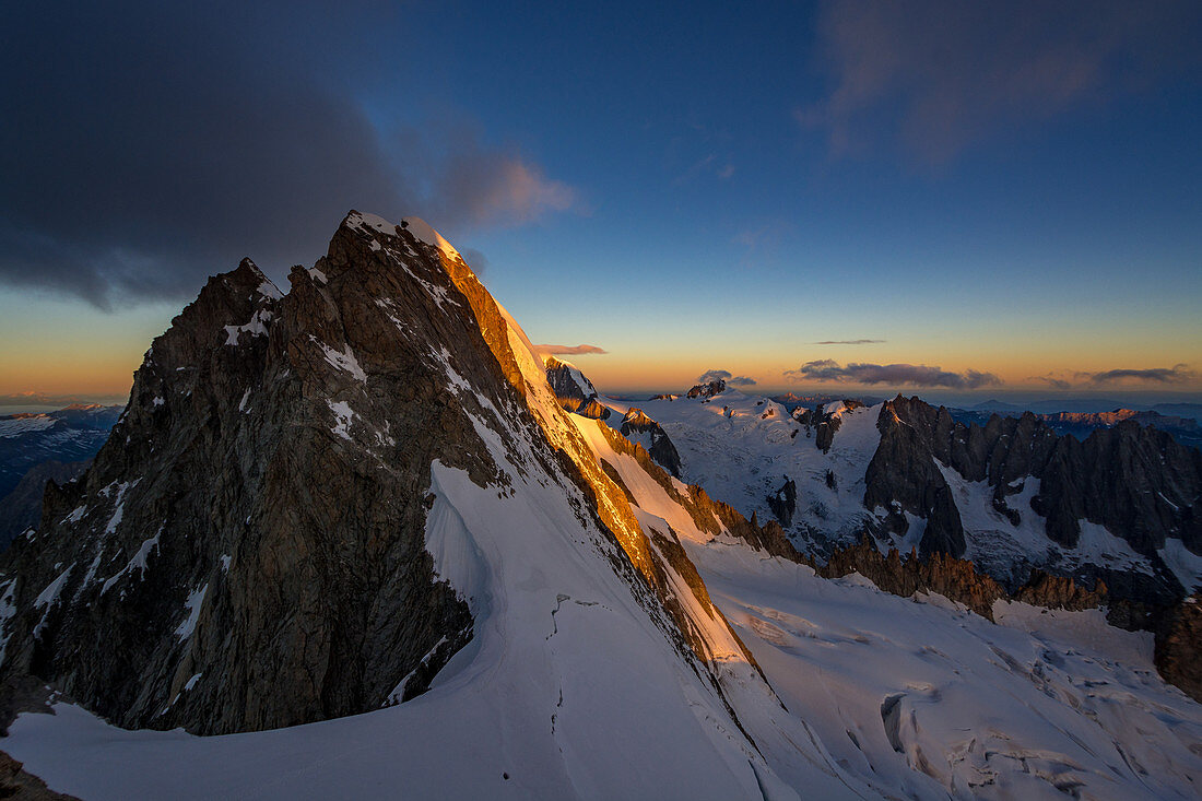 Sonnenaufgang an Aretes de Rochefort, Mont Blanc-Gruppe, Frankreich