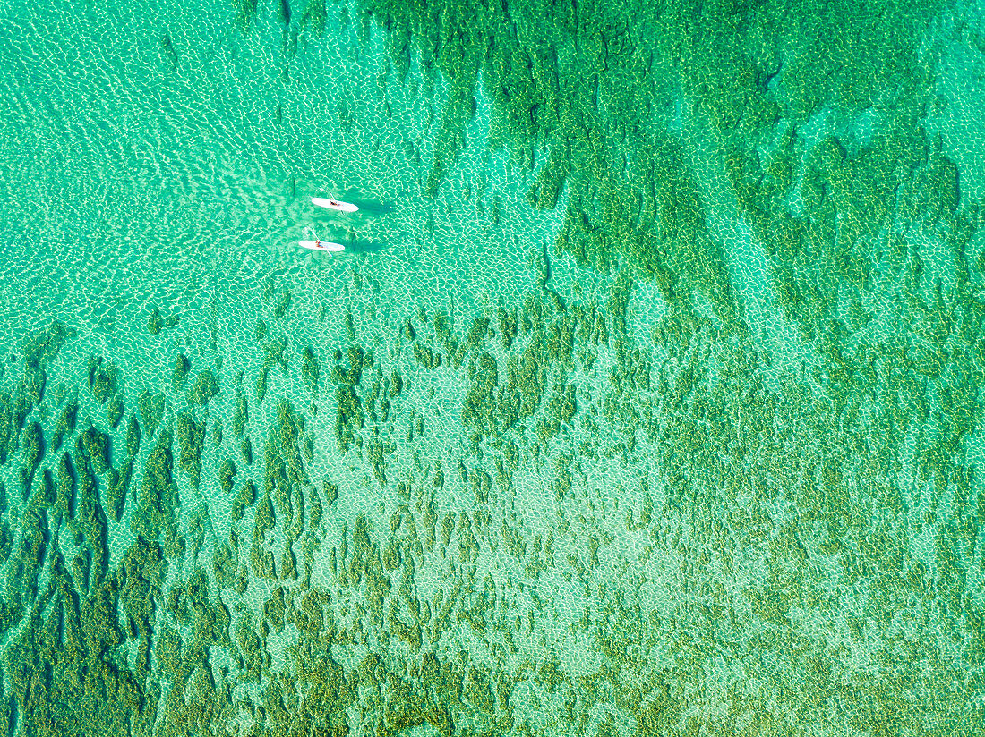 Luftaufnahme des Ionenmeeres, Taranto, Apulien, Italien