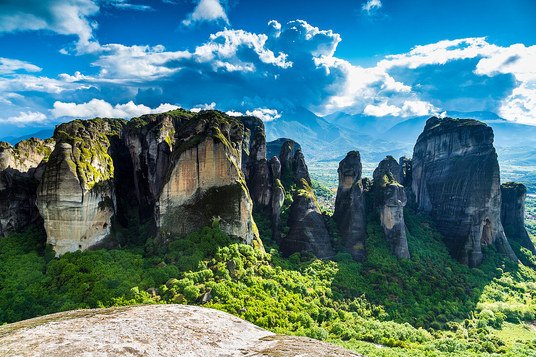 Meteora Valley nera Kalambaka, Thessaly, Greece