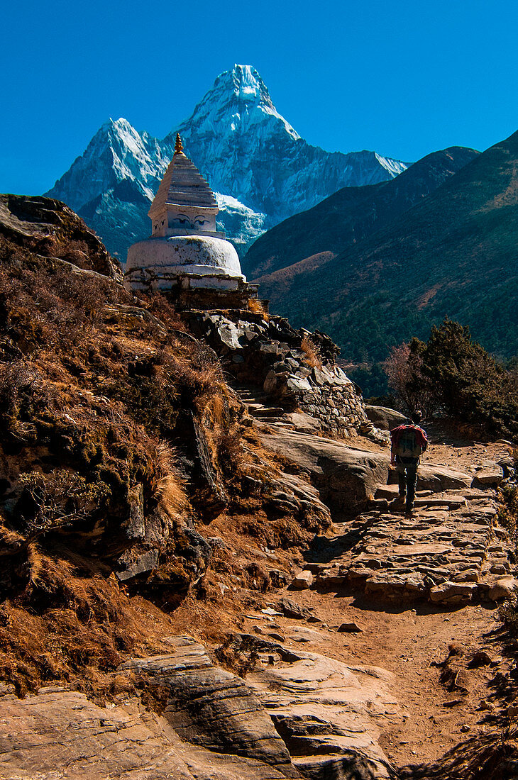 Everest Base Camp Trekking, Sagarmatha Nationalpark, Nepal, Himalaya Region, Khumbu, Ama Dablam, Asien