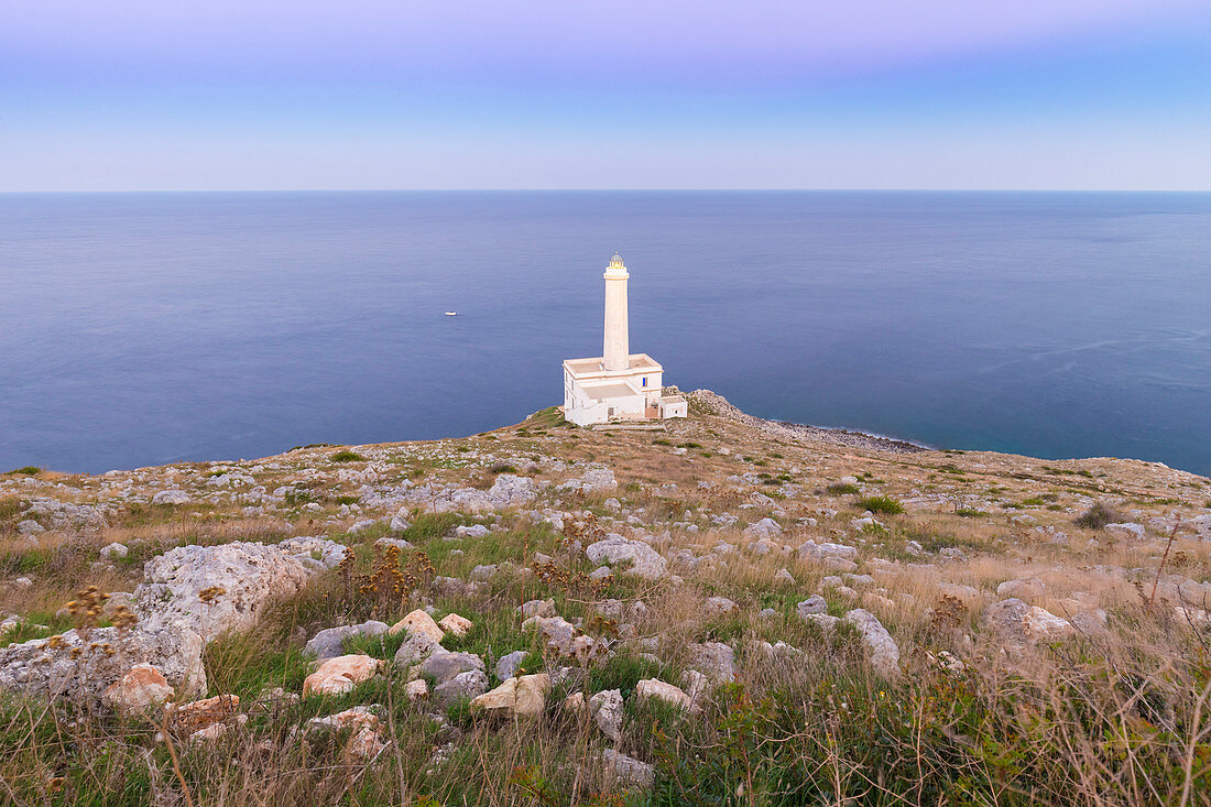 Blick auf den Leuchtturm Punta Palascia bei Otranto, Provinz Lecce, Salento, Apulien, Italien, Europa