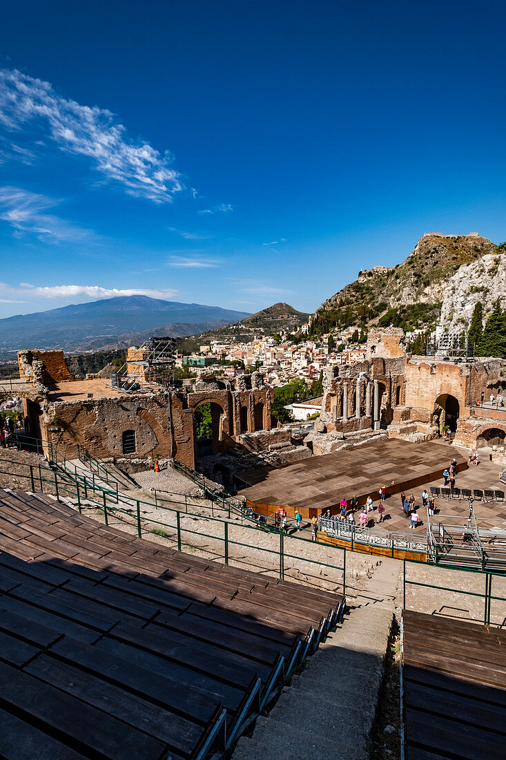 View to the Teatro di Antico of Taormina with Etna and the Sea in the backround, Taormina, Sicily, South Italy, Italy