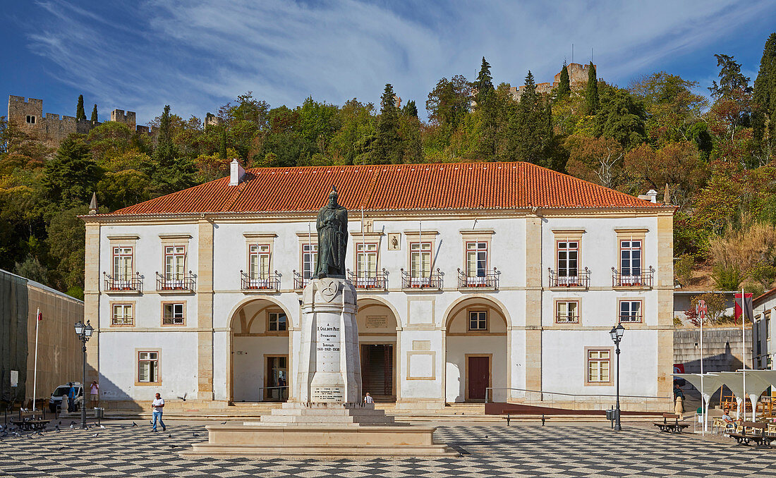 Tomar, Platz der Republik mit Rathaus, Distrikt Santarém, Estremadura, Portugal, Europa