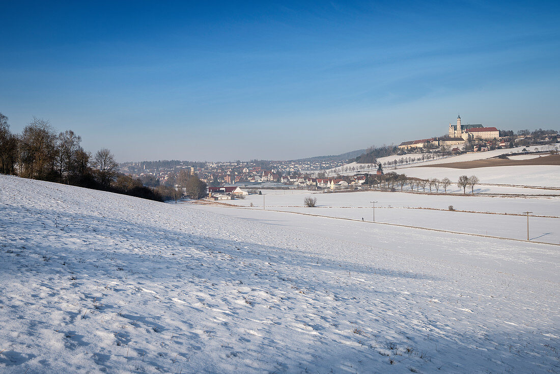 Abtei Neresheim im Winter, Neresheim bei Aalen, Härtsfeld, Ostalbkreis, Schwäbische Alb, Baden-Württemberg, Deutschland