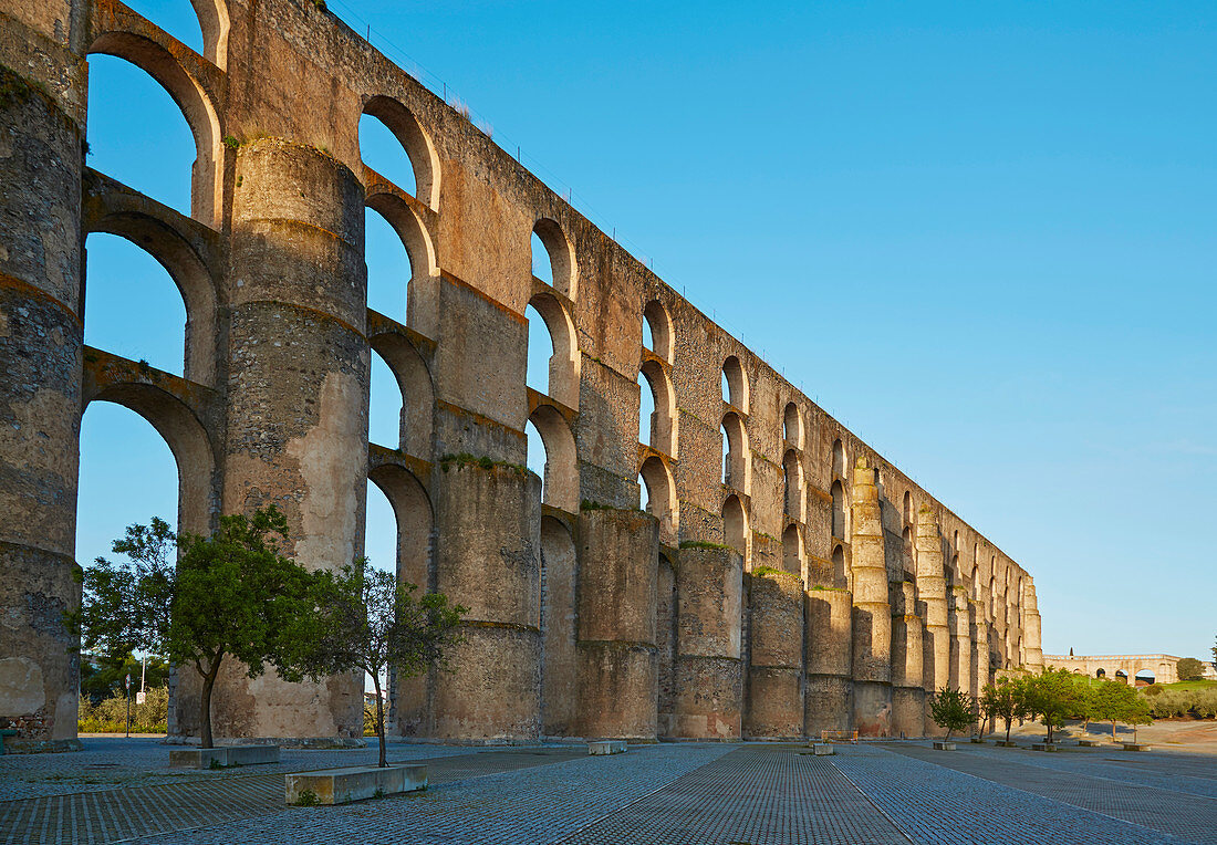 Amoreira - Aquädukt in Elvas, Aqueduto da Amoreira (erbaut 1498-1622, 843 Bögen, bis zu 5 Etagen, Architekt: Francisco de Arruda), Distrikt Portalegre, Region Alentejo, Portugal, Europa