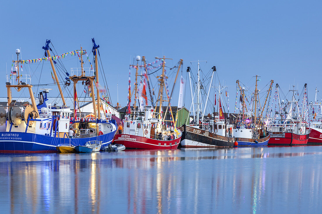 Fishing boats in the harbour of Büsum, Dithmarschen, Schleswig-Holstein, Northern Germany, Germany, Europe