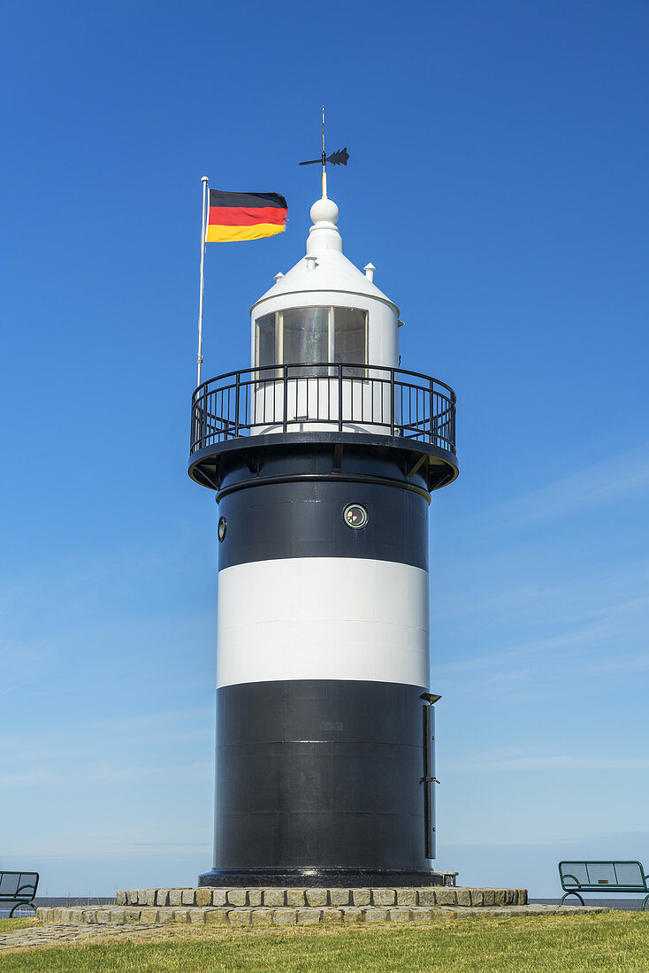 Lighthouse Kleiner Preusse in the harbour of Wremen, North Sea, East Frisia, Lower Saxony, Northern Germany, Germany, Europe