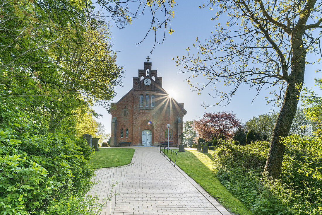Neue Kirche auf der Insel Pellworm, Nordfriesische Inseln, Schleswig-Holstein, Norddeutschland, Deutschland, Europa