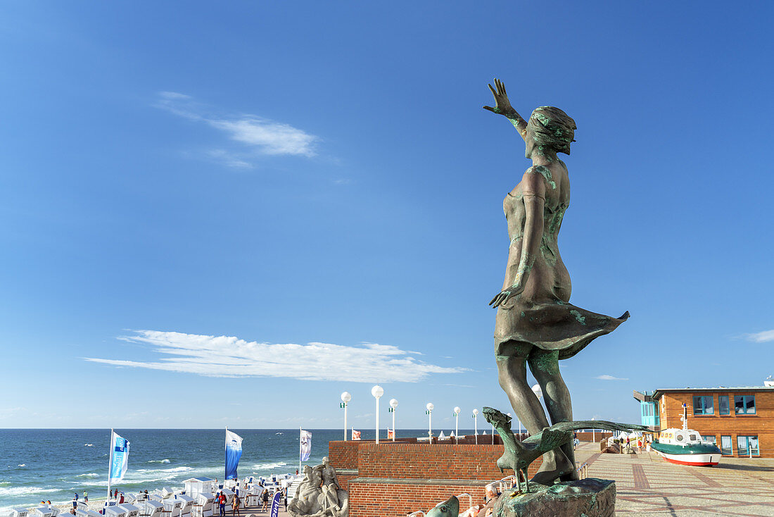 Bronzeskulptur S.O.S - Save our Seas auf Oberer Strandpromenade, Westerland, Insel Sylt, Nordfriesland, Schleswig-Holstein, Deutschland, Europa