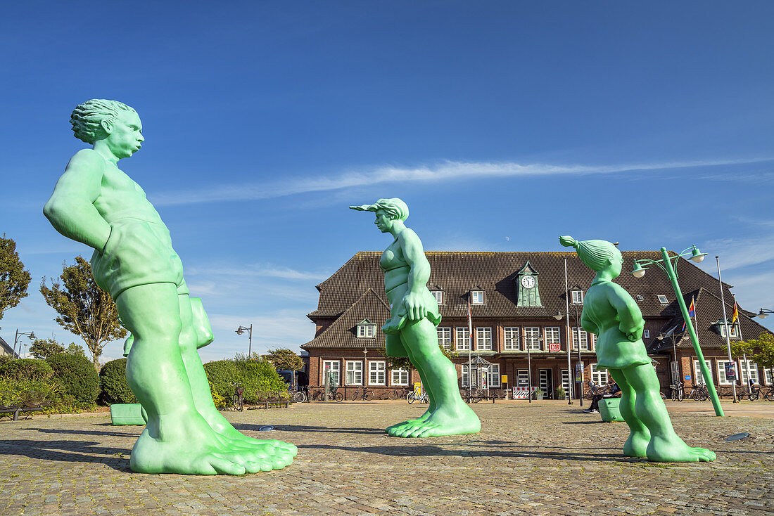 Skulptur Reisende Riesen im Wind von Martin Wolke, Westerland, Insel Sylt, Nordfriesland, Friesland, Schleswig-Holstein, Norddeutschland, Deutschland, Europa