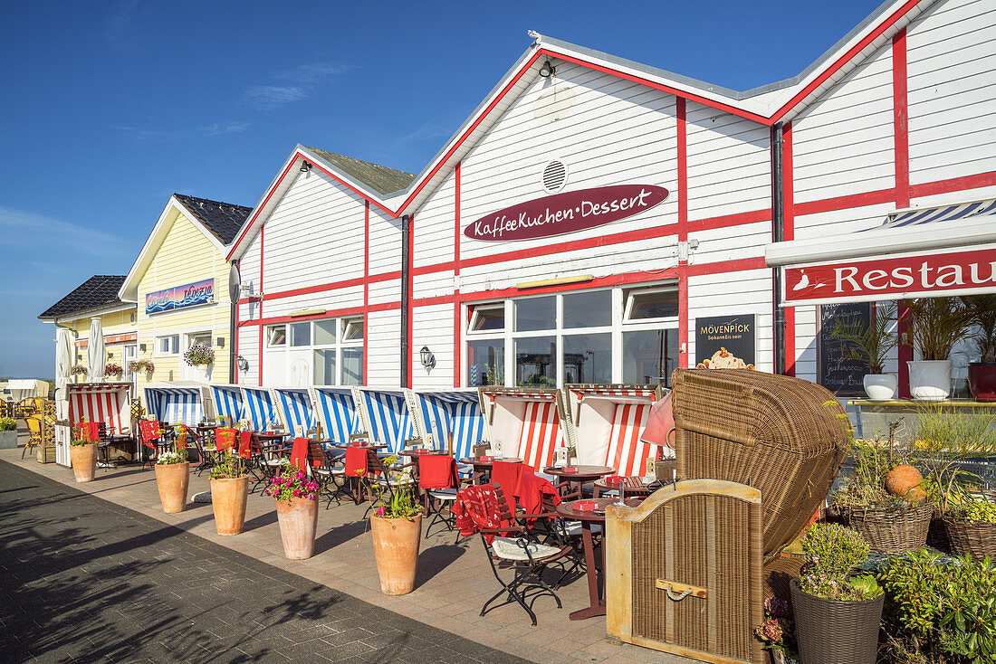 Cafe in the harbour of List, North Frisian Island Sylt, North Sea coast, Schleswig-Holstein, Northern Germany, Germany, Europe