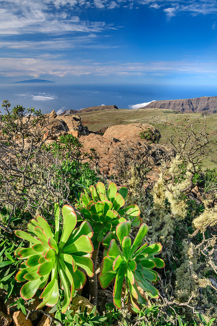 Blick vom Gipfelplateau des Fortaleza auf El Hierro, am Fortaleza, La Gomera, Kanarische Inseln, Kanaren, Spanien