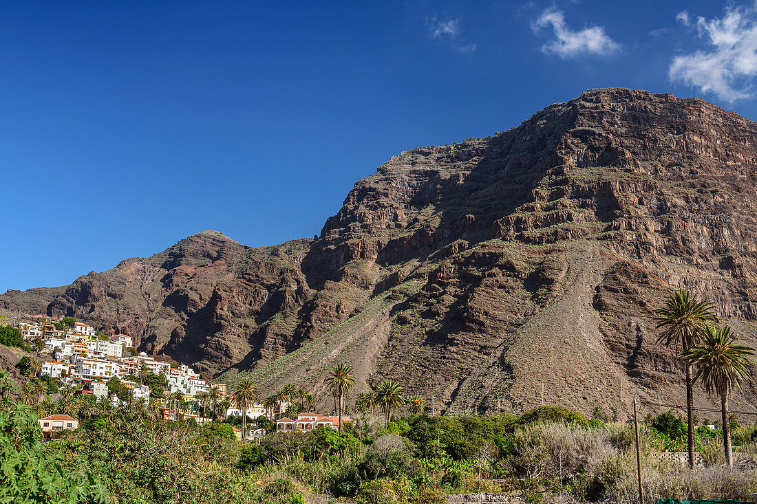 Häuser von La Calera unter Las Pilas und Tequergenche, Valle Gran Rey, La Gomera, Kanarische Inseln, Kanaren, Spanien