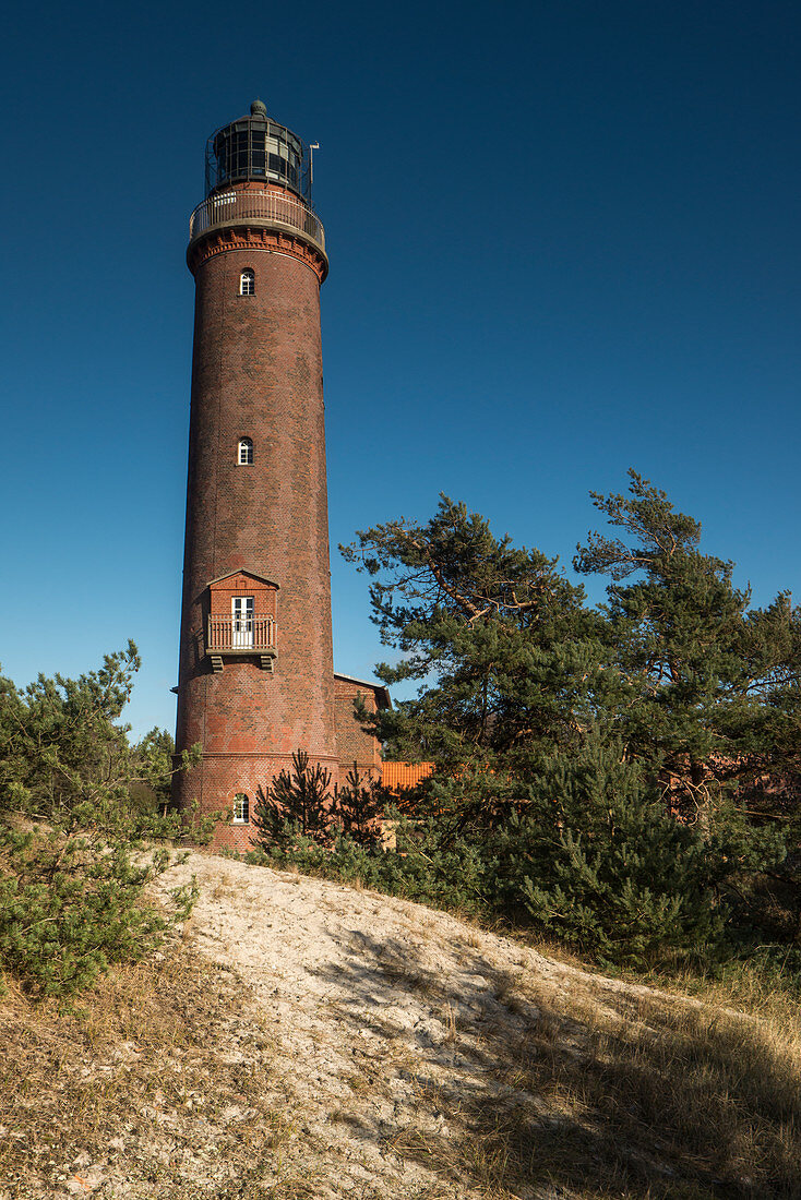 Leuchtturm an der Landzunge Darßer Ort, Weststrand, Fischland-Darß-Zingst, Mecklenburg-Vorpommern, Deutschland, Europa