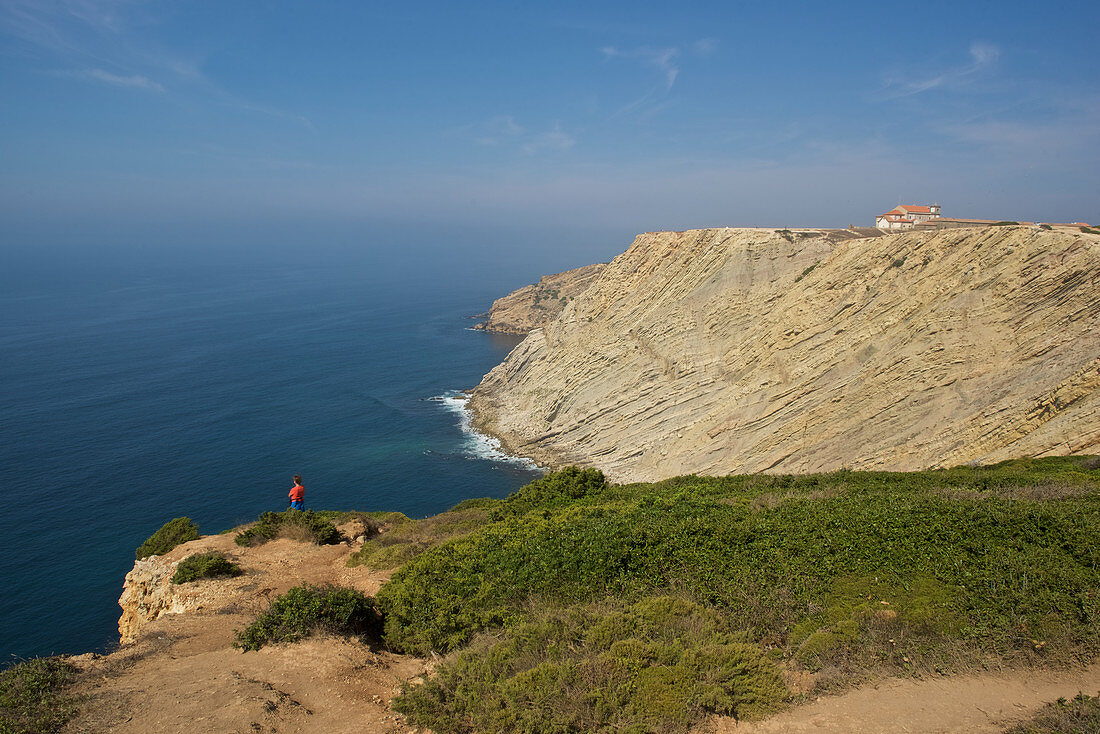 Steilküste am Cabo Espichel auf der Setúbal Halbinsel südlich von Lissabon, Portugal