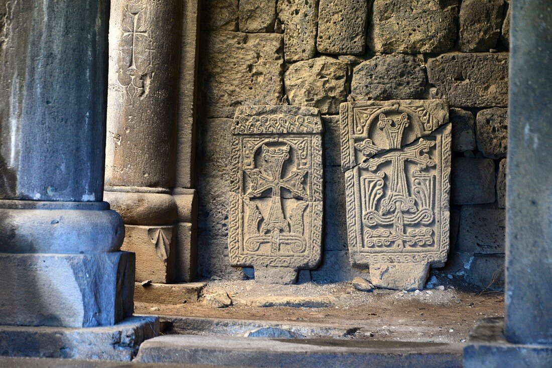 frühchristliche Stelen in der Klosteranlage Haghpat bei Alverdi, Kaukasus, Nord- Armenien, Asien