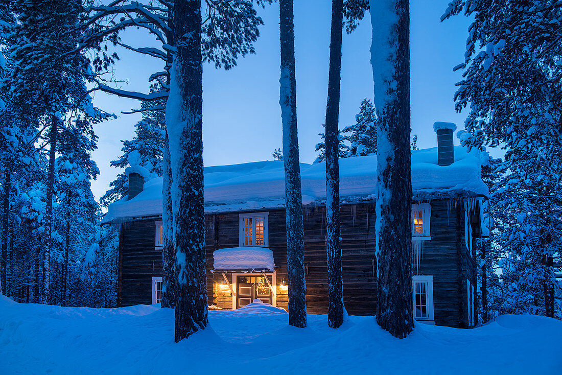 Norway, winter, twighlight, Heggenes,surroundings Hotel Herangtunet, Pinetrees Boutique Hotel