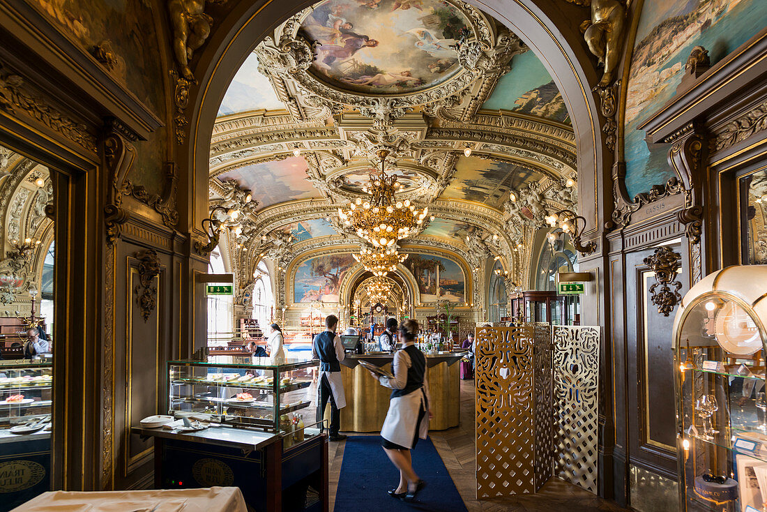 Art deco station restaurant Le Train Bleu, Gare de Lyon, Paris, France