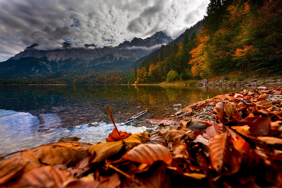 The Eibsee below the Zugspitze in the Wetterstein Mountains in Bavaria. He belongs to the municipality Grainau. Grainau, Garmisch-Partenkirchen, Bavaria, Germany, Europe