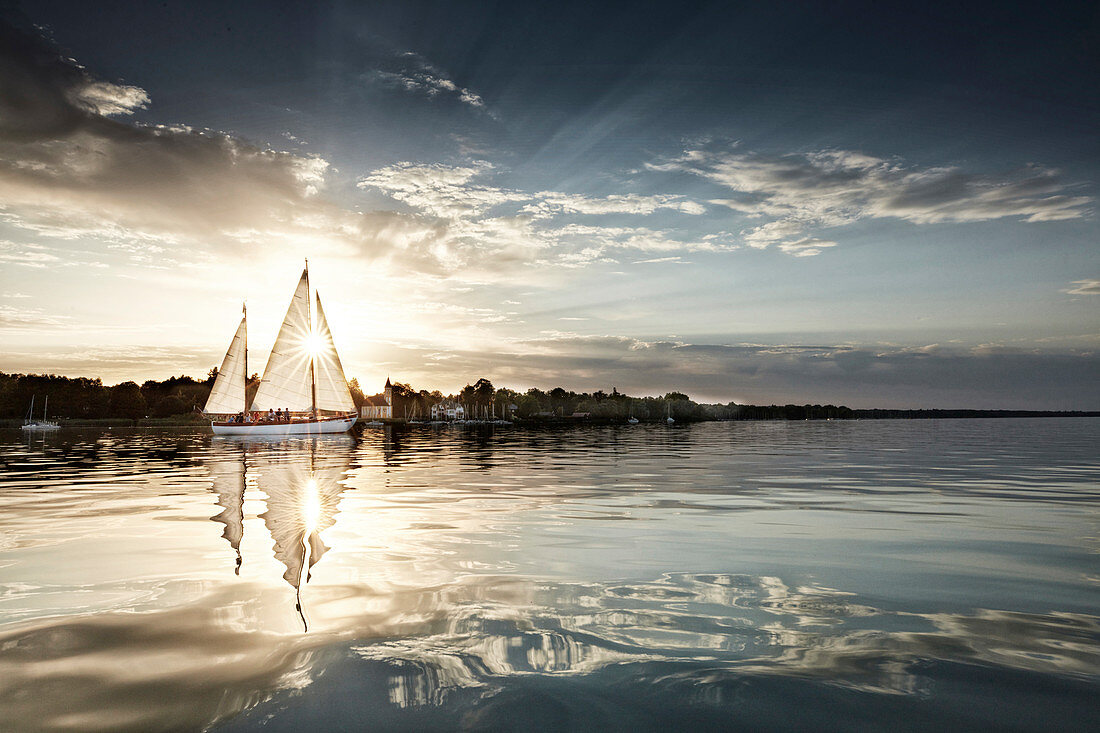 TWIN SWITCH SIR SHACKLETON ON THE Ammersee, Bavaria Germany * Lake Ammer, Bavaria, Germany