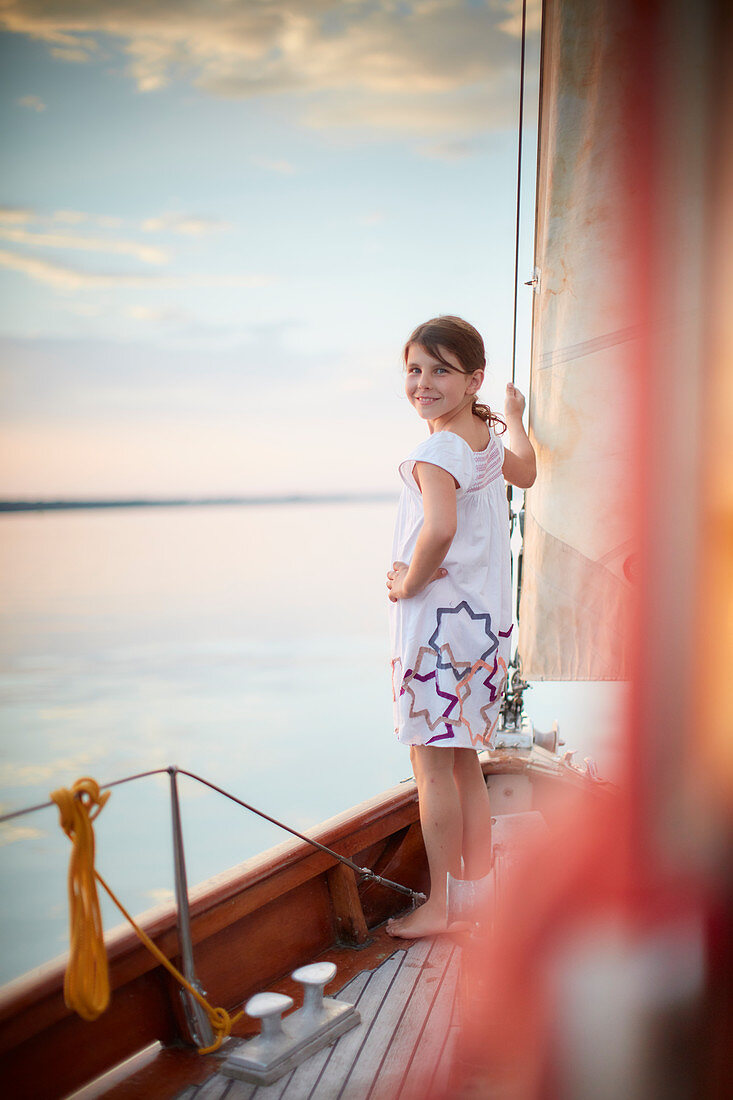 9-year-old girl on foresail, TWO-SIDED SIR SHACKLETON ON THE AMMERSEE Ammersee, Bavaria Germany * Lake Ammer, Bavaria, Germany