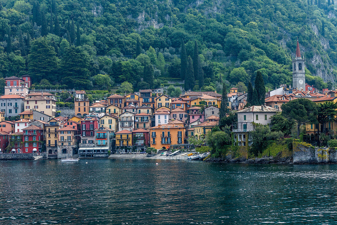 Stadt Varenna am Comer See, Italien