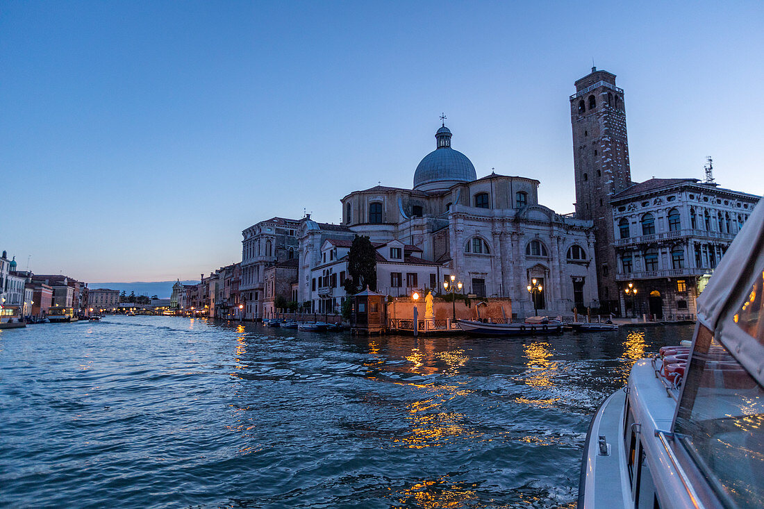 Canale Grande bei Sonnenuntergang in Venedig, Italien