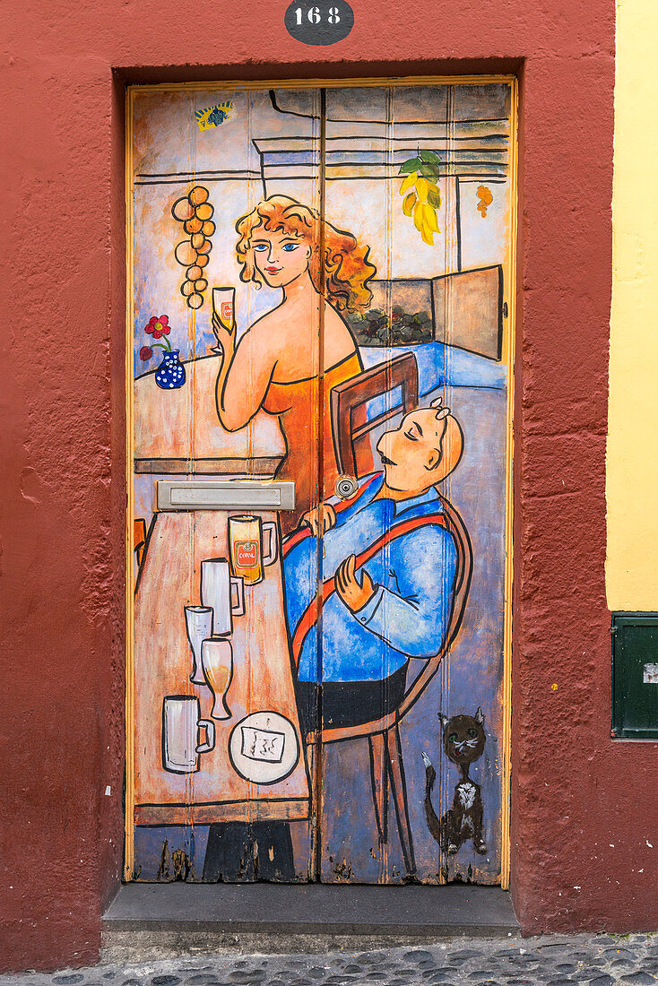 Gemalte Türen in der Santa Maria Straße für das Projekt Art of Open Doors. Region Funchal, Madeira, Portugal