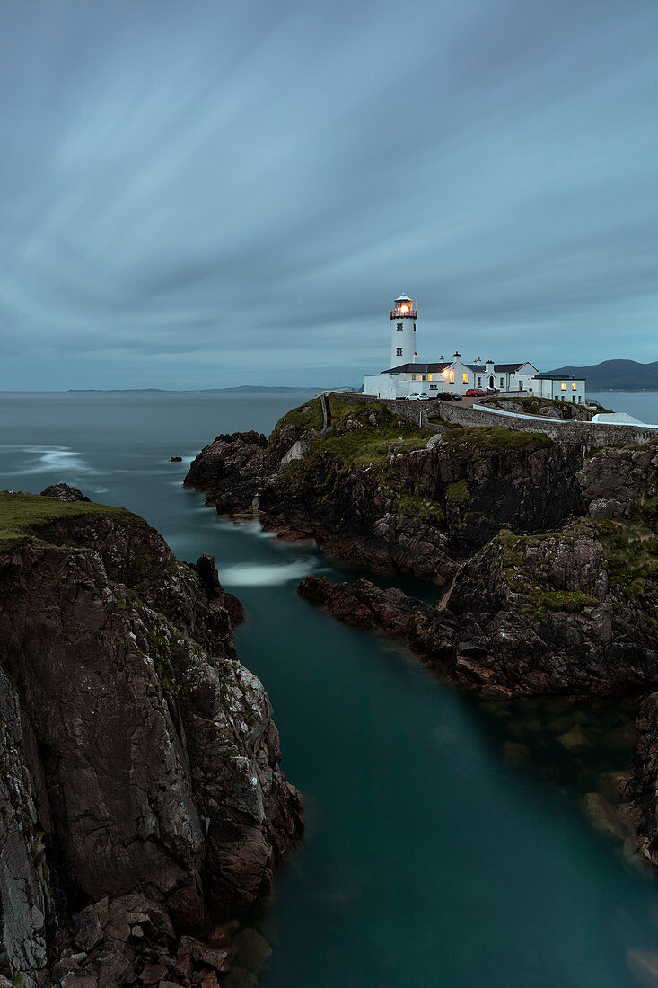 Sonnenuntergang am Fanad Head Lighthouse, Land Donegal, Provinz Ulster, Nordwesten Irlands, Irland, Europa