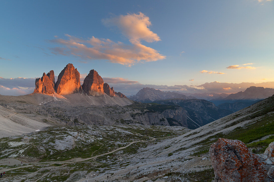 Sonnenuntergang am Tre Cime di Lavaredo, Dolomiten, Toblach, Südtirol, Bozen, Italien