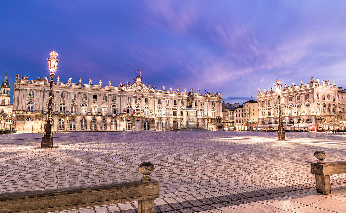 Der Place Stanislas in Nancy, Frankreich, bei Sonnenuntergang
