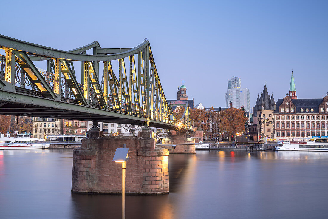Brücke Eiserner Steg über den Main in Frankfurt am Main, Hessen, Deutschland