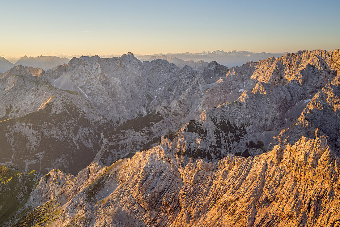 View from the Alpspitze to the Dreitorspitze in the Wetterstein Mountains, Garmisch-Partenkirchen, Werdenfelser Land, Upper Bavaria, Bavaria