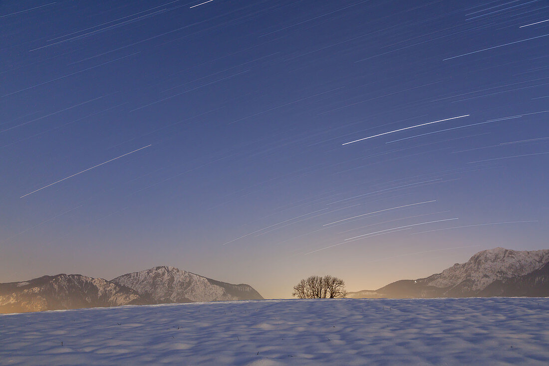 Sternenhimmel über Jochberg und Herzogstand, Großweil, Werdenfelser Land, Oberbayern, Bayern