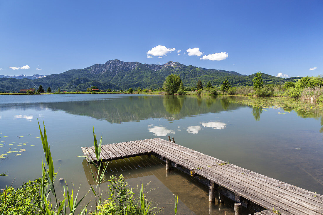 Eichsee in front of Herzogstand and Heimgarten, Großweil, Upper Bavaria, Bavaria, Germany