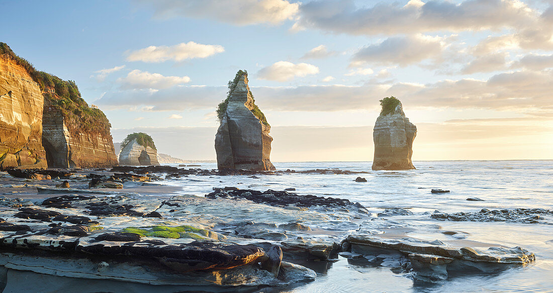 Küste bei den Three Sisters, Taranaki, Nordinsel, Neuseeland, Ozeanien