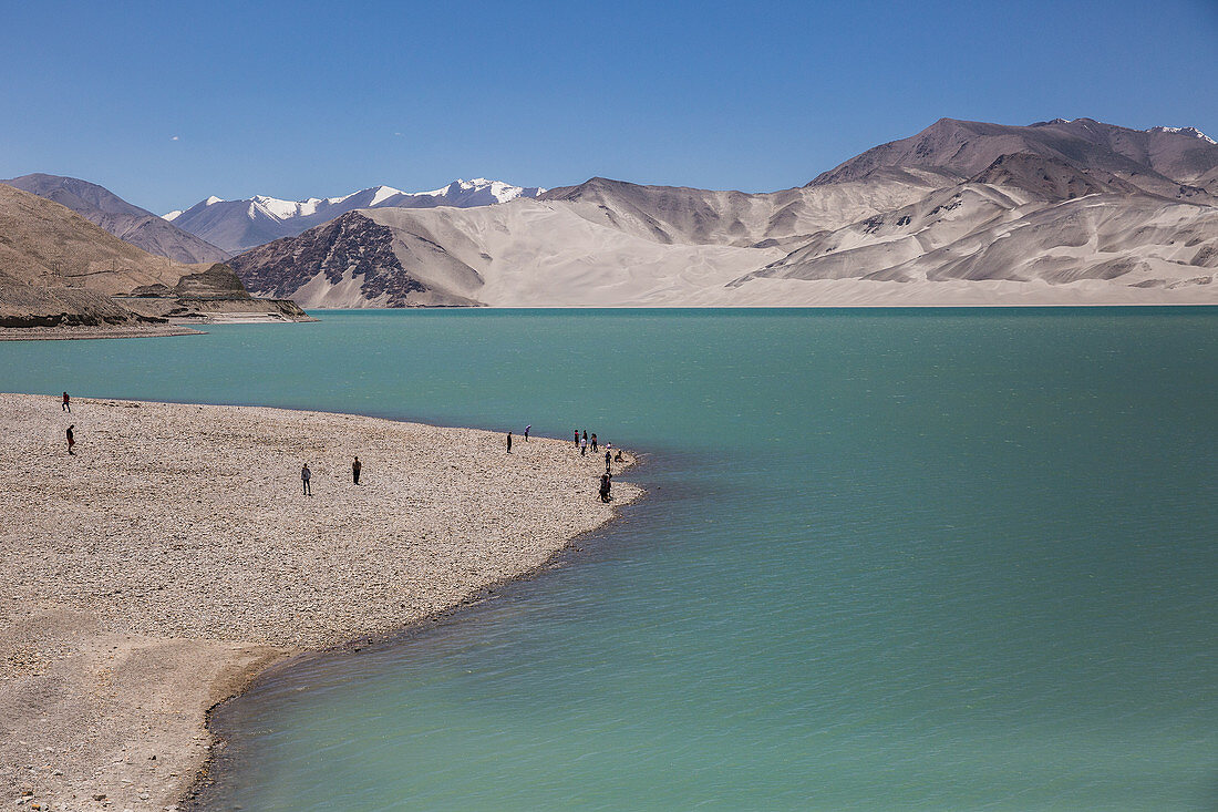 Lake Bulunkou in the Chinese Pamir, old trade route between Kashgar and Taskurgan, China