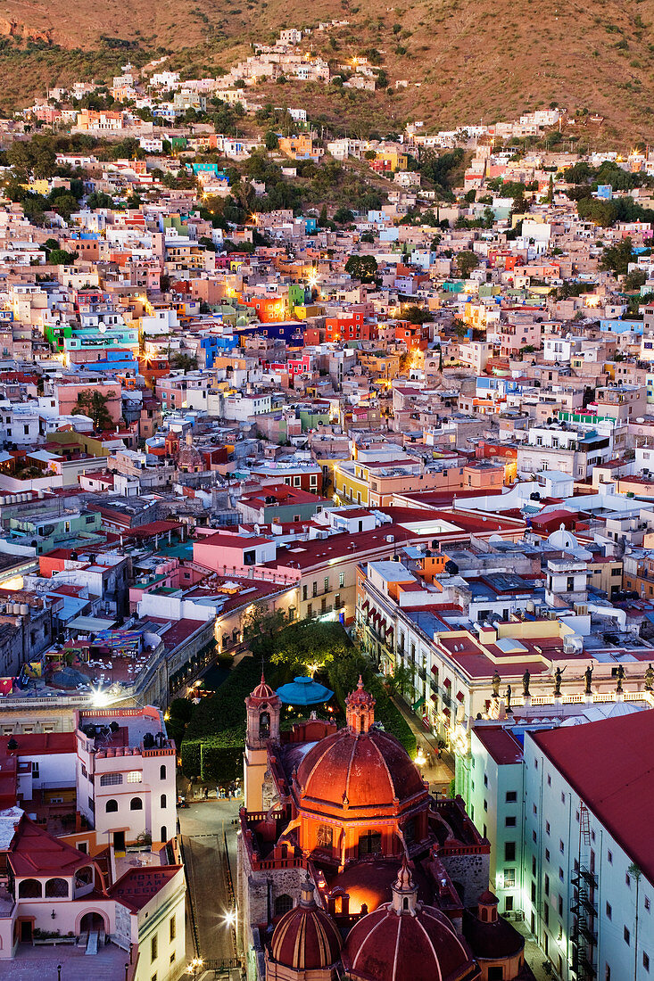 Stadtsilhouette, Blick auf die Ppila, Stadt Guanajuato, Guanajuato, Mexiko