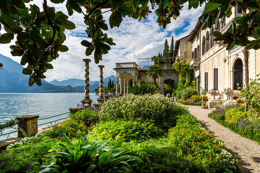 Blick auf See von den botanischen Gärten im Dorf von Vezio, Provinz von Como, Comer See, Lombardei, italienische Seen, Italien, Europa