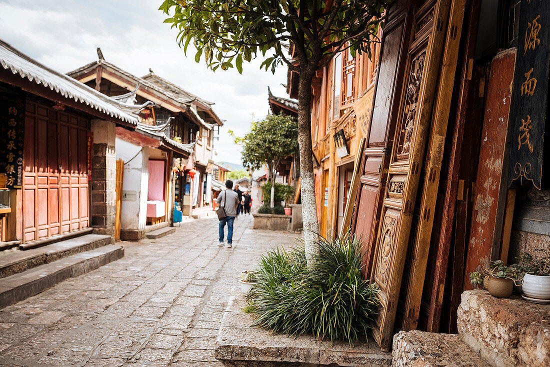 Straßenszene, Lijiang, UNESCO-Welterbestätte, Provinz Yunnan, China, Asien