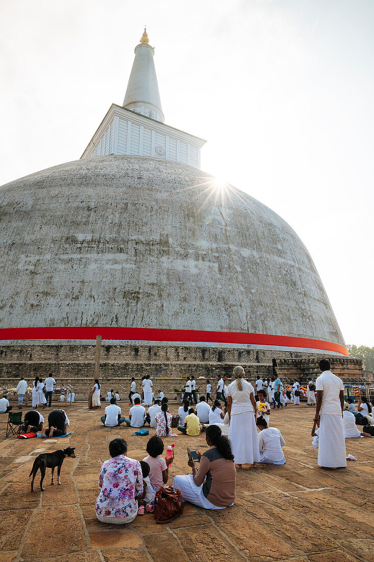 Ruwanweli Saya Dagoba (Golden Sand Stupa), Anuradhapura, UNESCO World Heritage Site, North Central Province, Sri Lanka, Asia