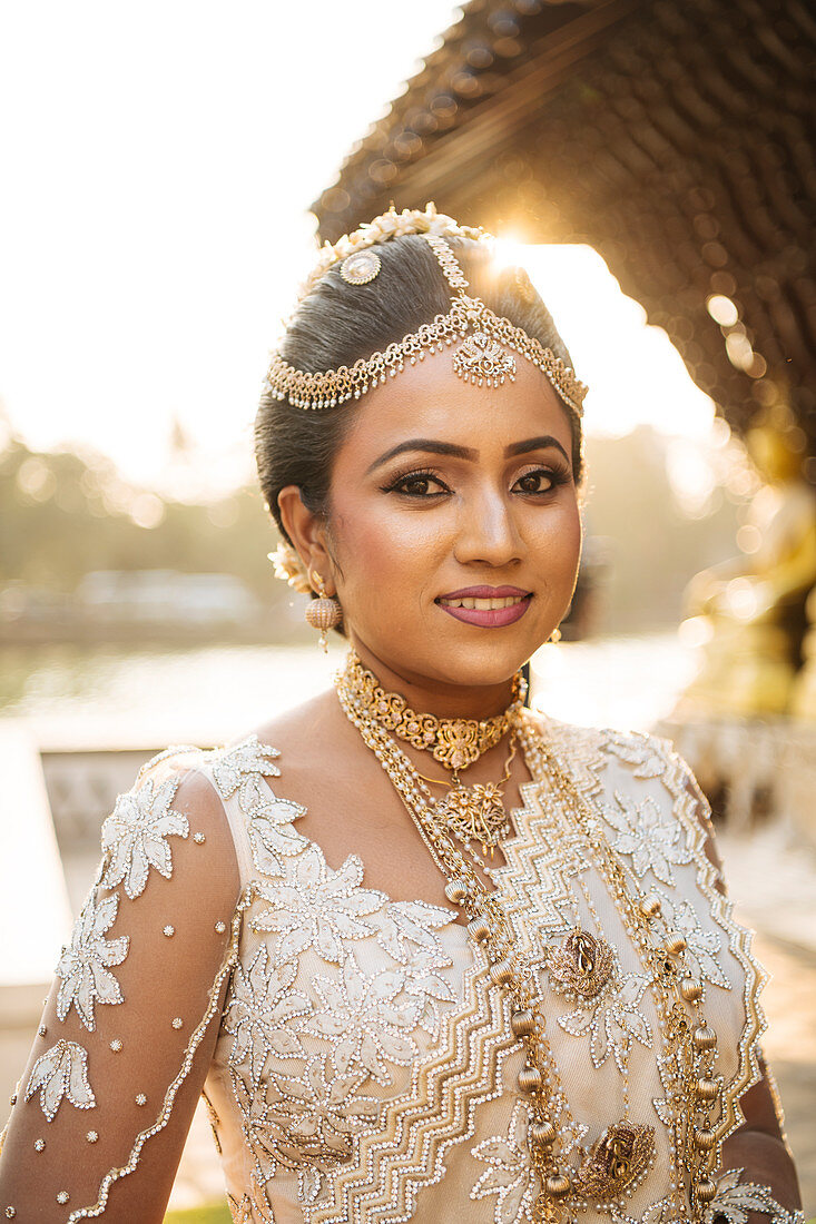 Porträt der Braut, Tempel Seema Malakaya, Colombo, Westprovinz, Sri Lanka, Asien